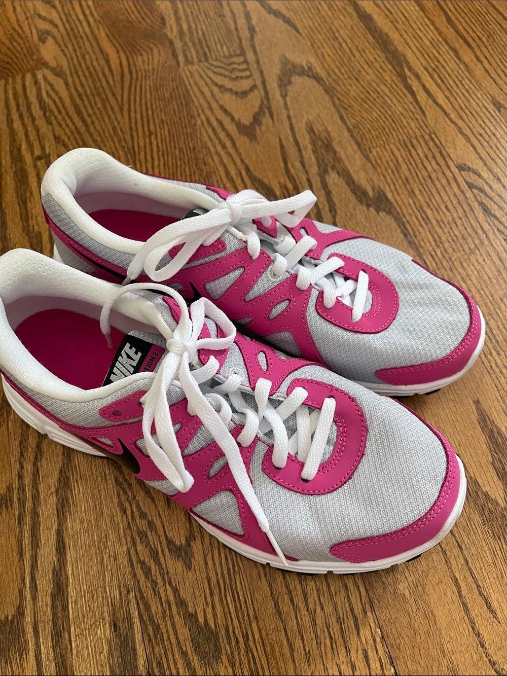 Nike Women's Gray and Pink Athletic Running Shoes